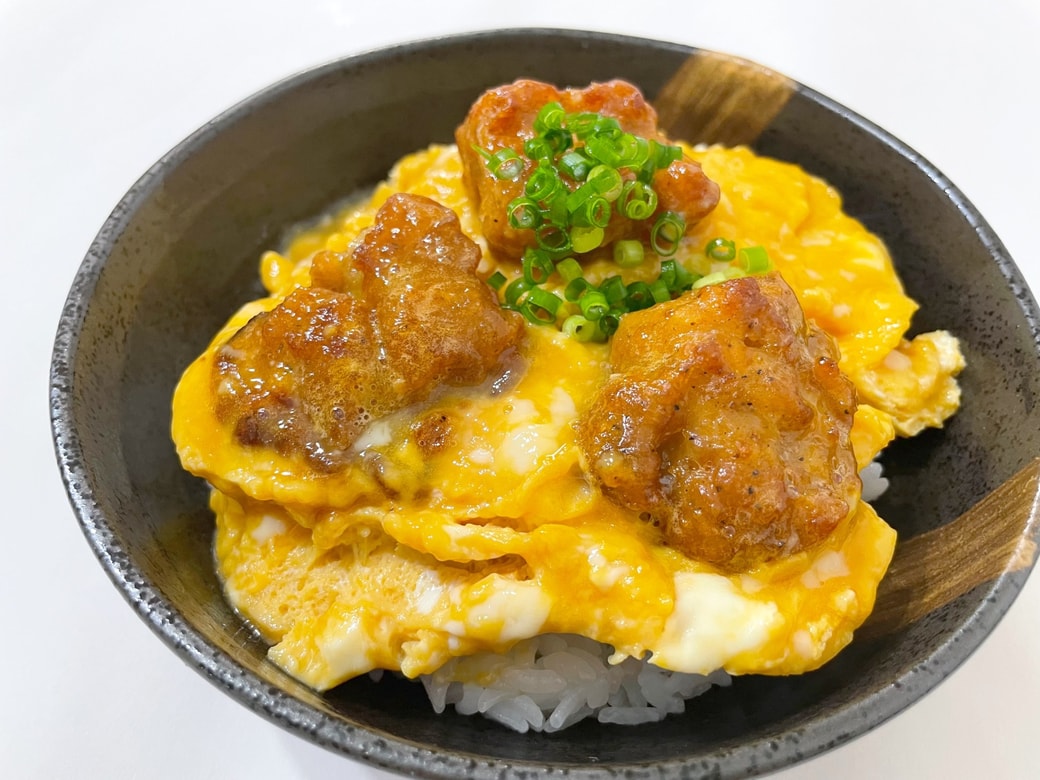 「冷凍から揚げでとろとろ親子丼」完成