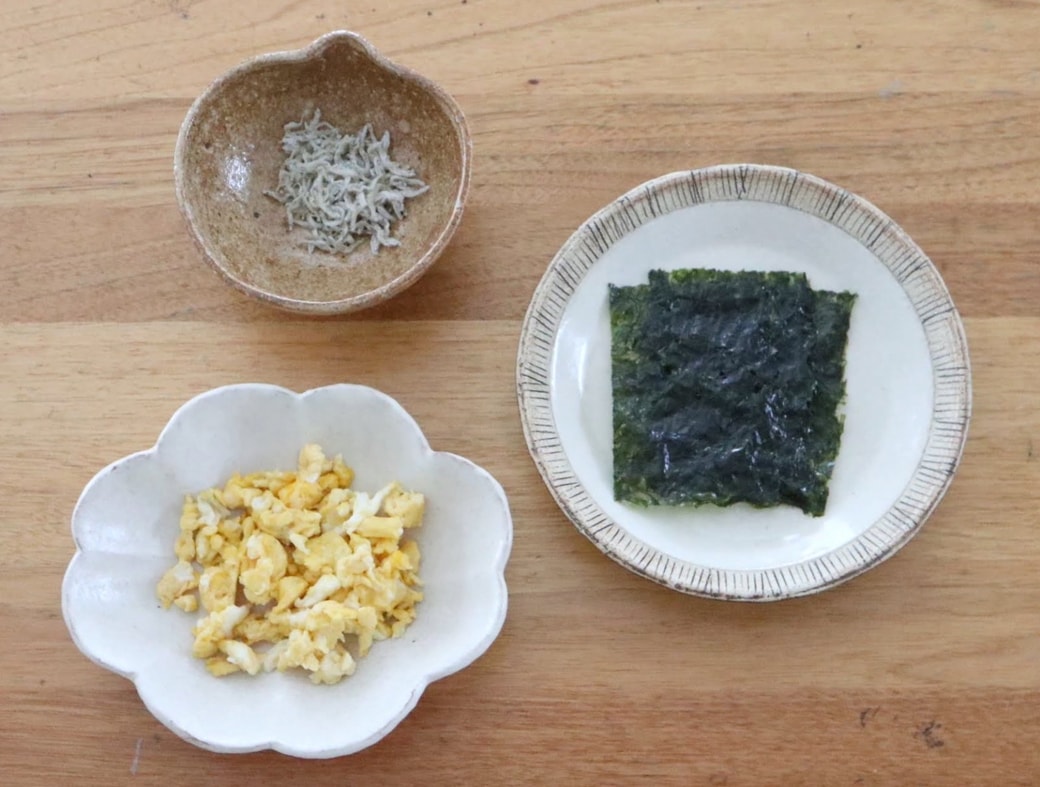 ぱくぱく食べられて栄養たっぷり！子どもにもおすすめの「韓国海苔」おにぎりつくりかた