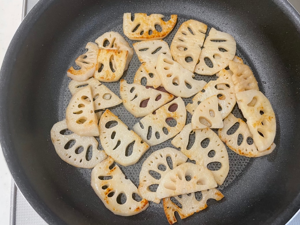 「焼きレンコンのにんにくポン酢漬け」作り方2