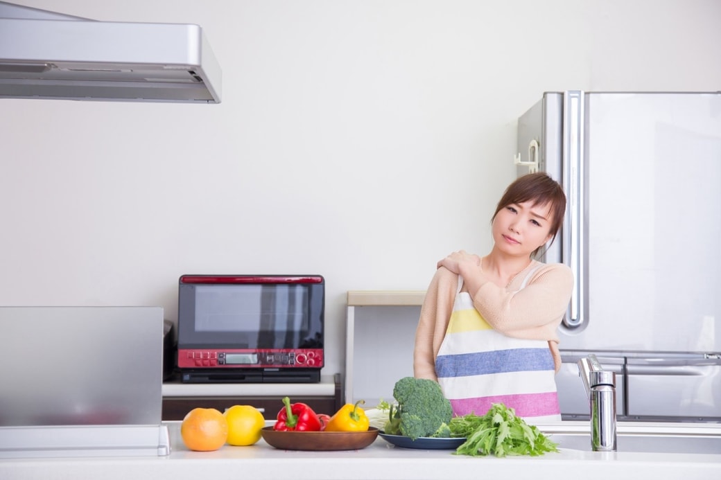 食費の節約に疲れた女性