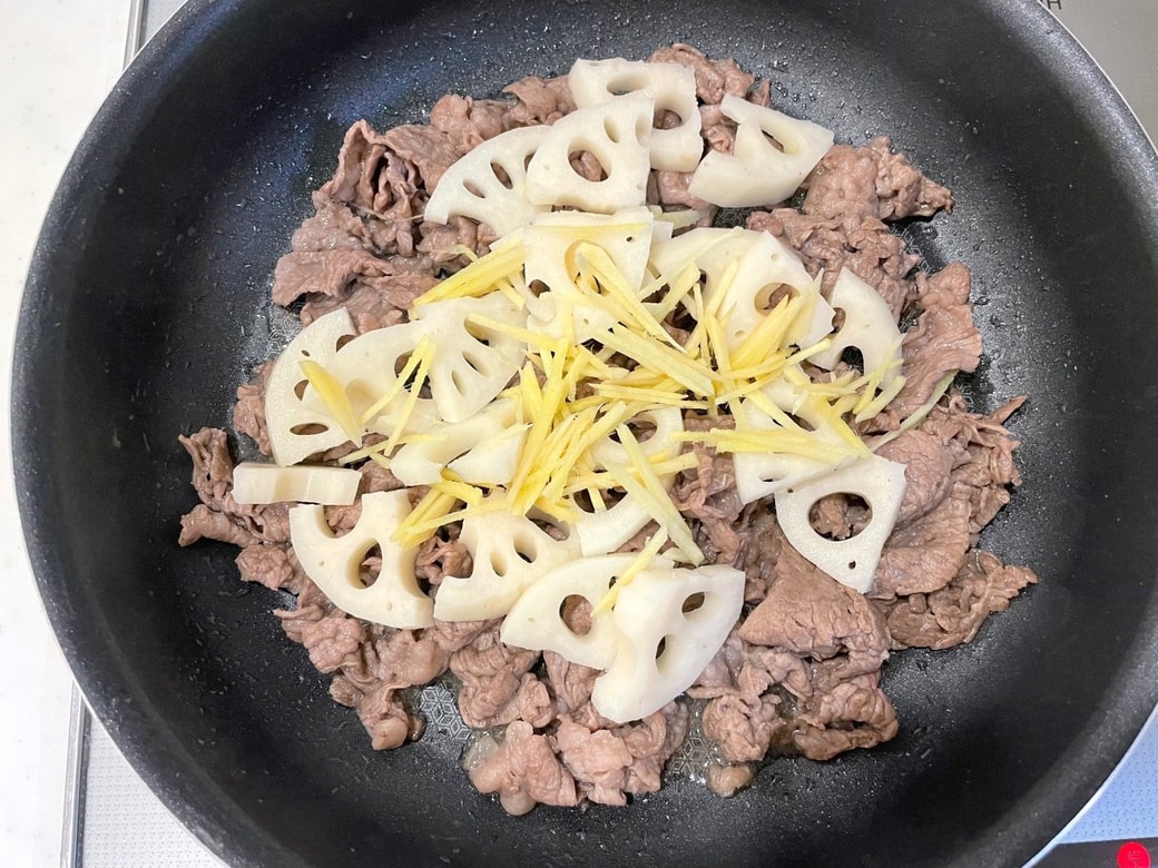 「牛肉とれんこんのおかかしぐれ煮」作り方3