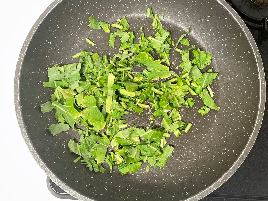 カブの葉の生姜味噌炒め