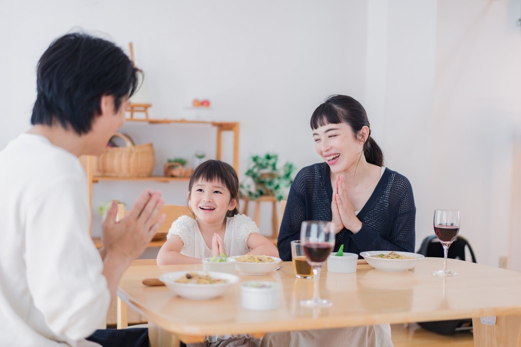 家族で食事