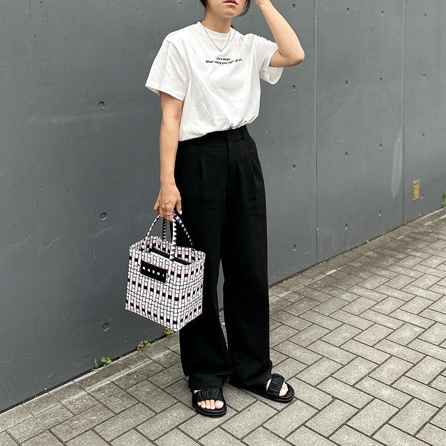 黒パンツ２