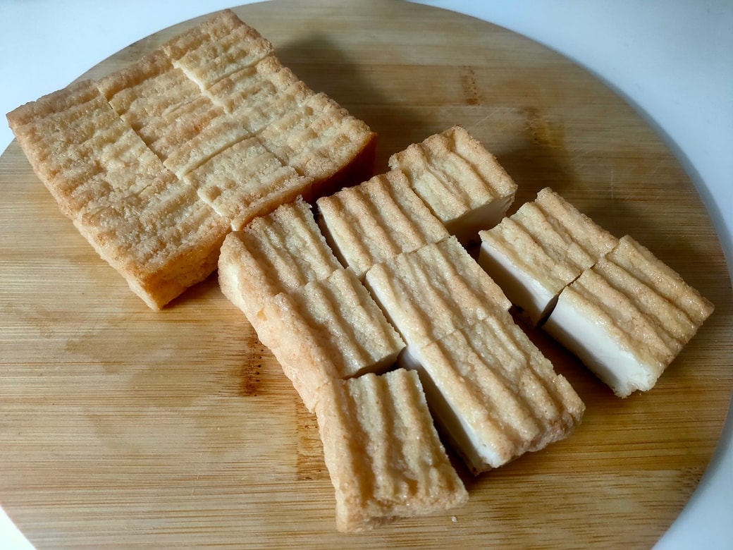 厚揚げのカリカリカレーチーズ焼き