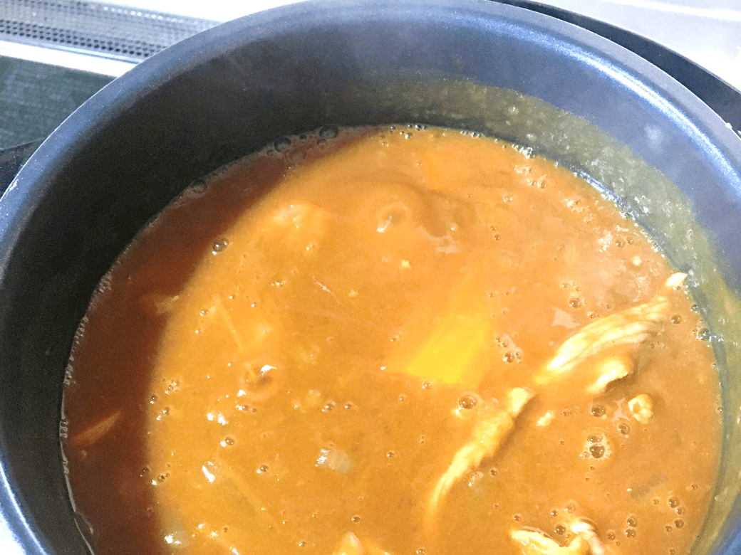 鍋に入ったカレー