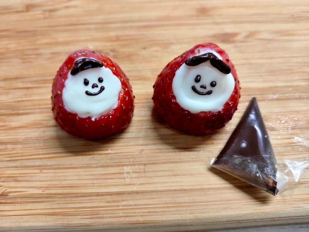 菓子パンで作るひな祭り