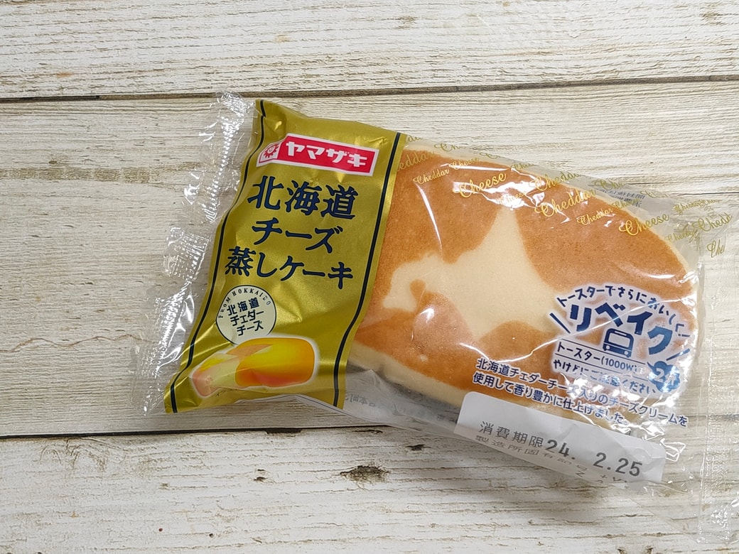 菓子パンで作るひな祭りケーキ