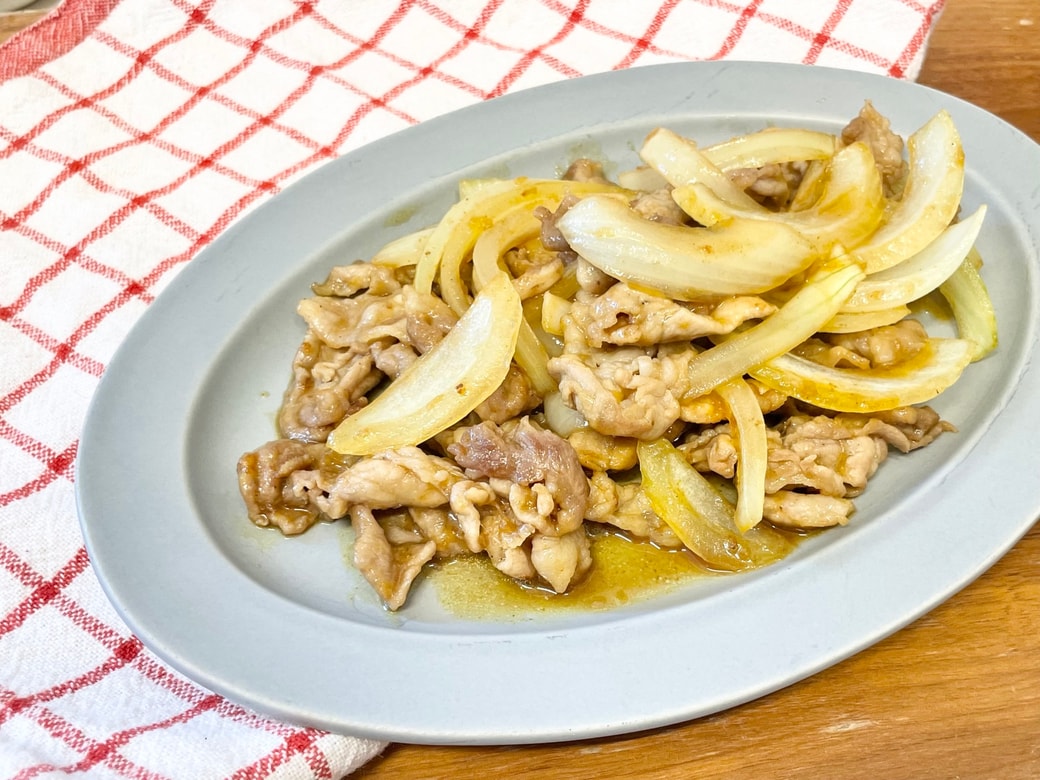 豚こまと新玉のカレーしょうが焼き