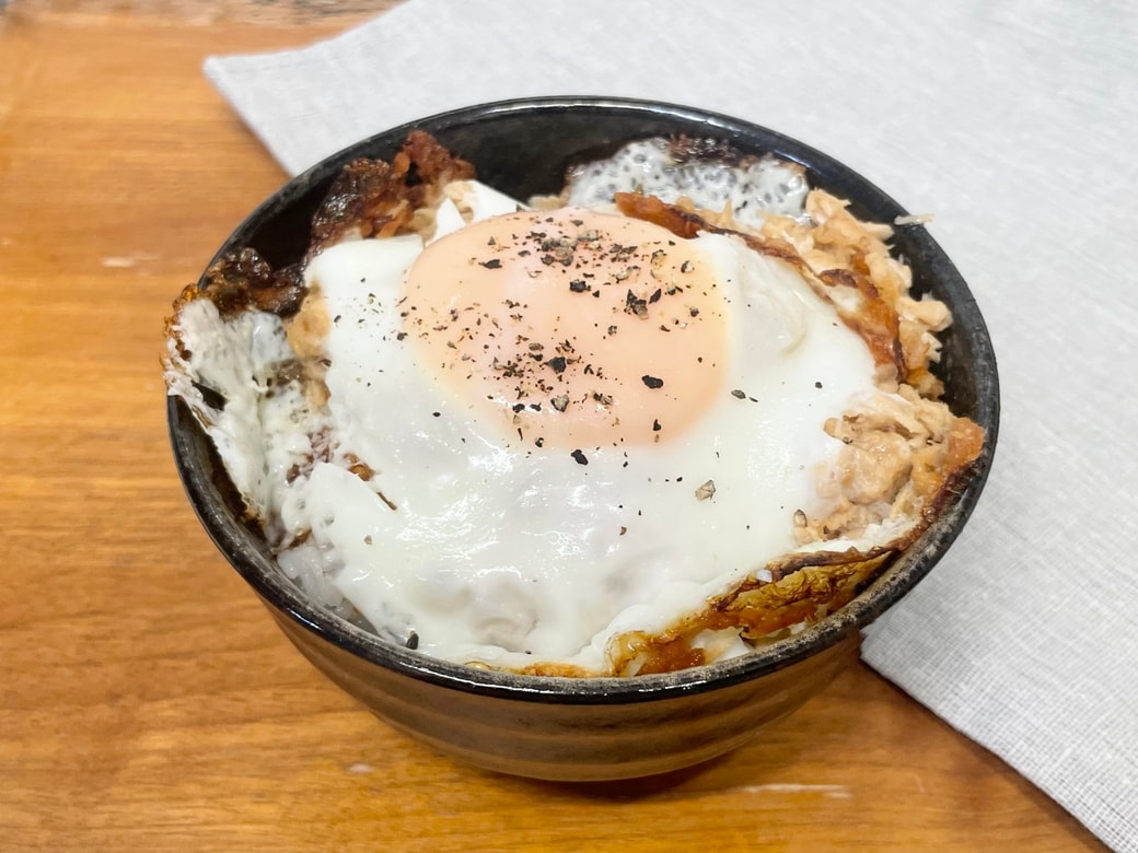 ツナマヨ目玉焼き丼