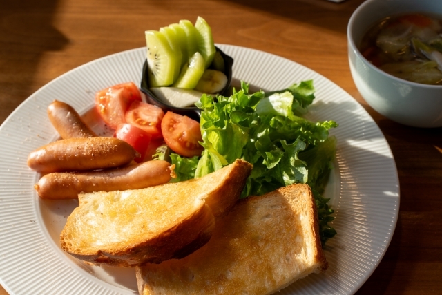 洋食メニューの朝食