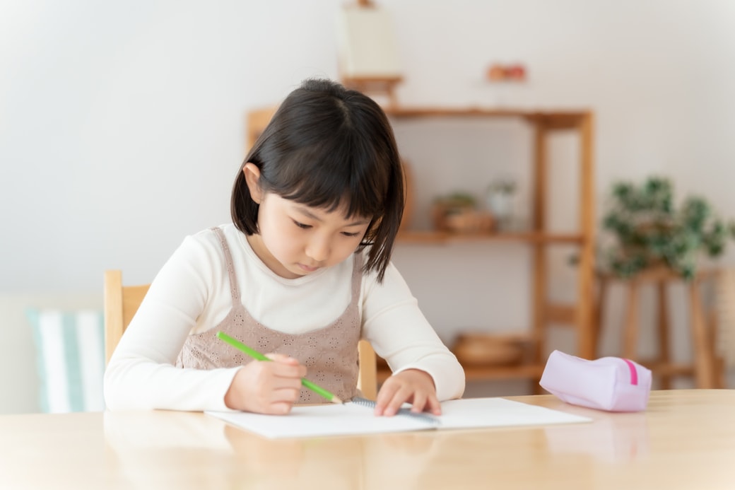 勉強する子ども