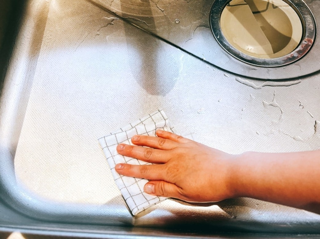 水気を拭き取る