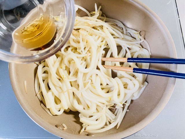 納豆ともやしの焼うどん