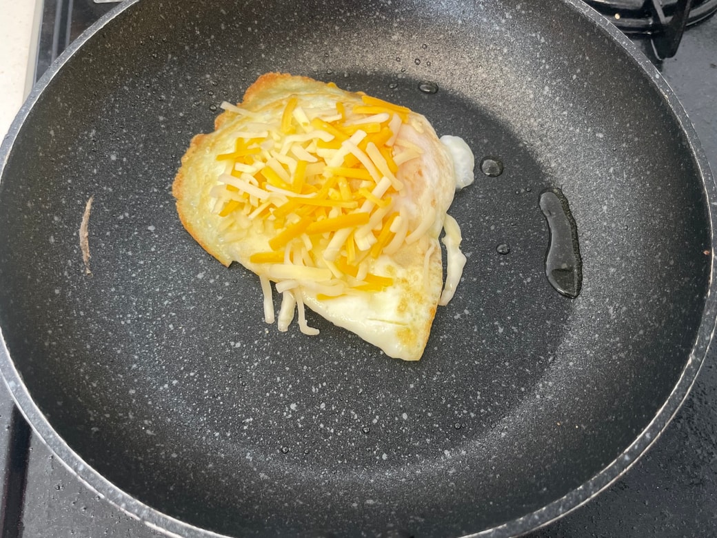 目玉焼きチーズ丼