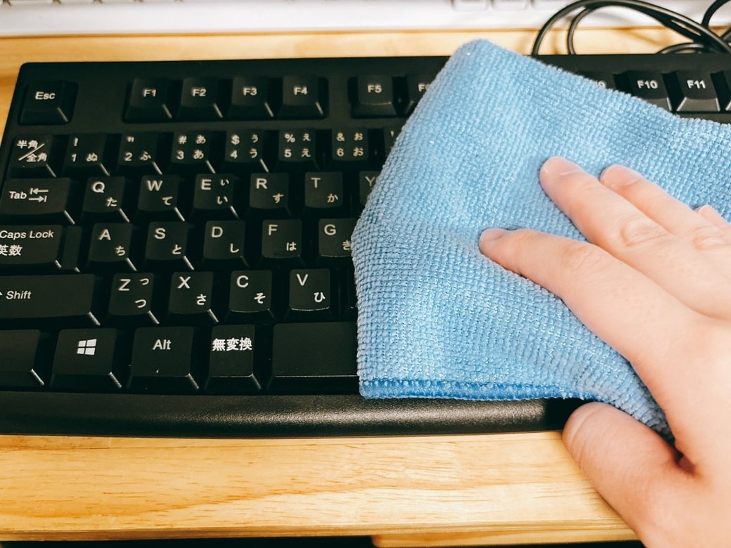 キーボードを水拭きする
