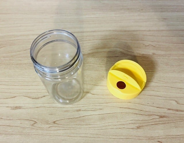粉チーズ容器