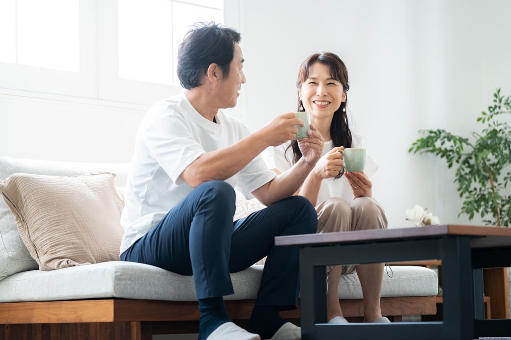 話し合う夫婦