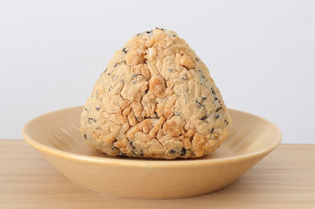 「鶏そぼろのきなこおにぎり」
