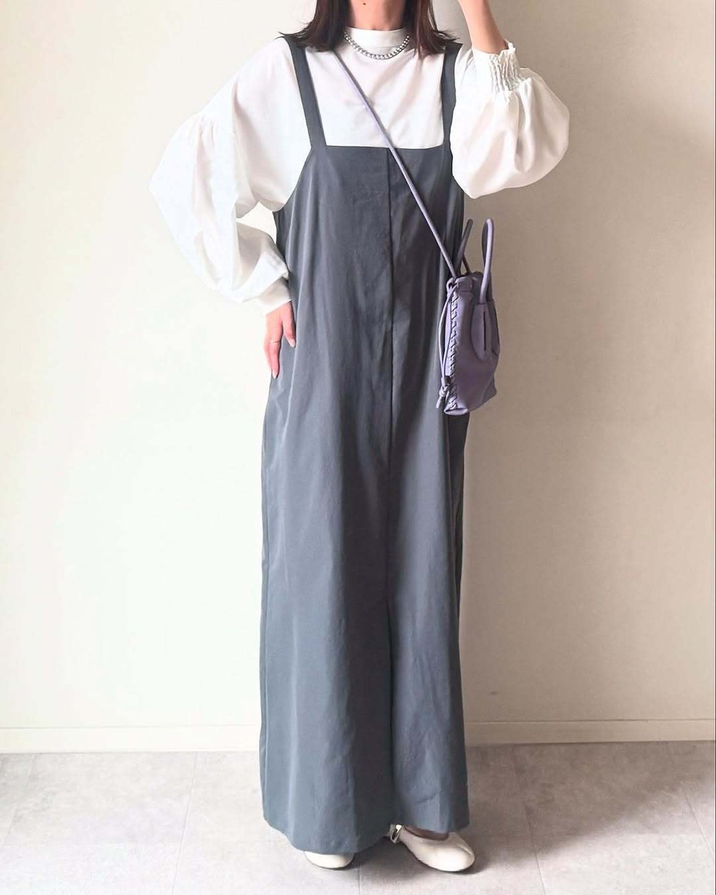 ボリューム袖のロンTでセンスよく。