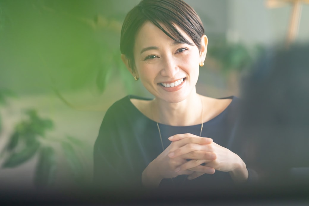 笑顔の女性