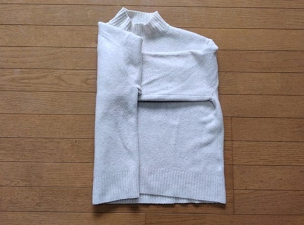 片端を内側にたたんだところ