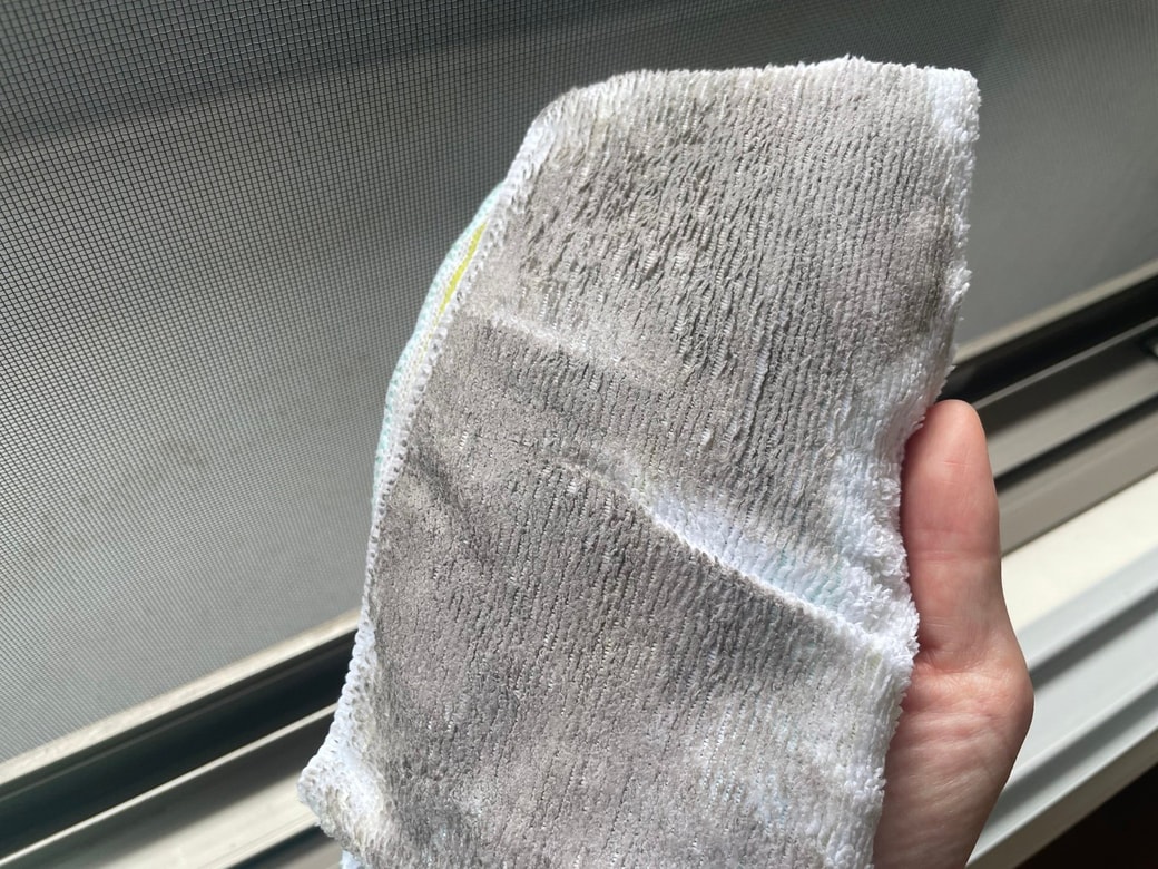 網戸の汚れがごっそり取れる