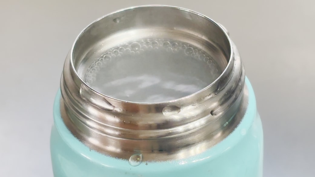 酸素の泡が発泡している