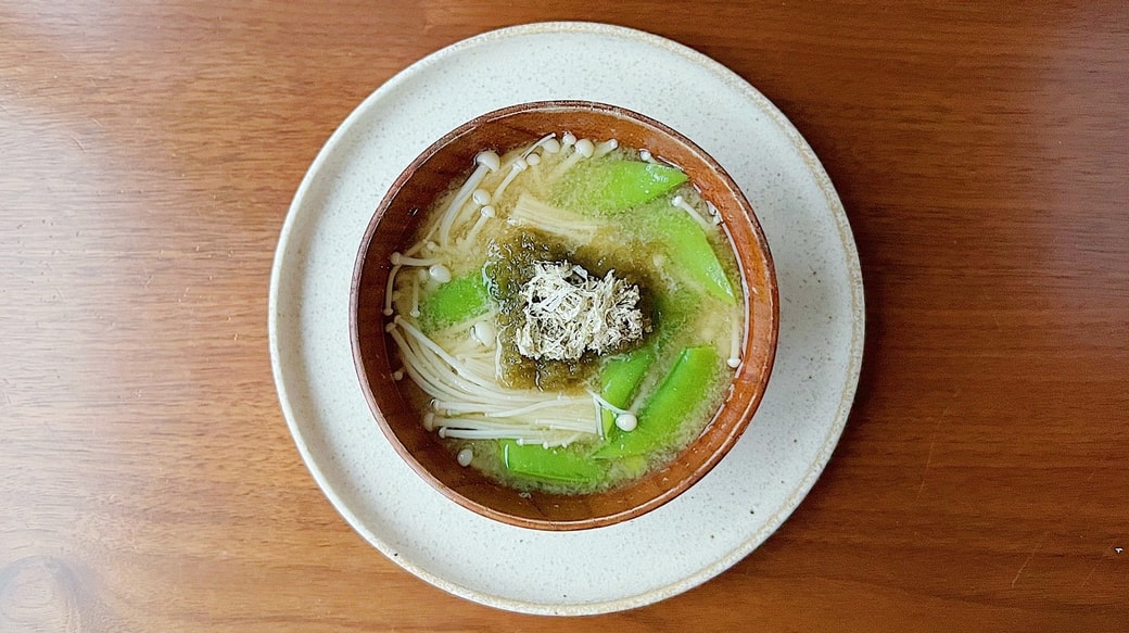 スナップえんどうみそ汁