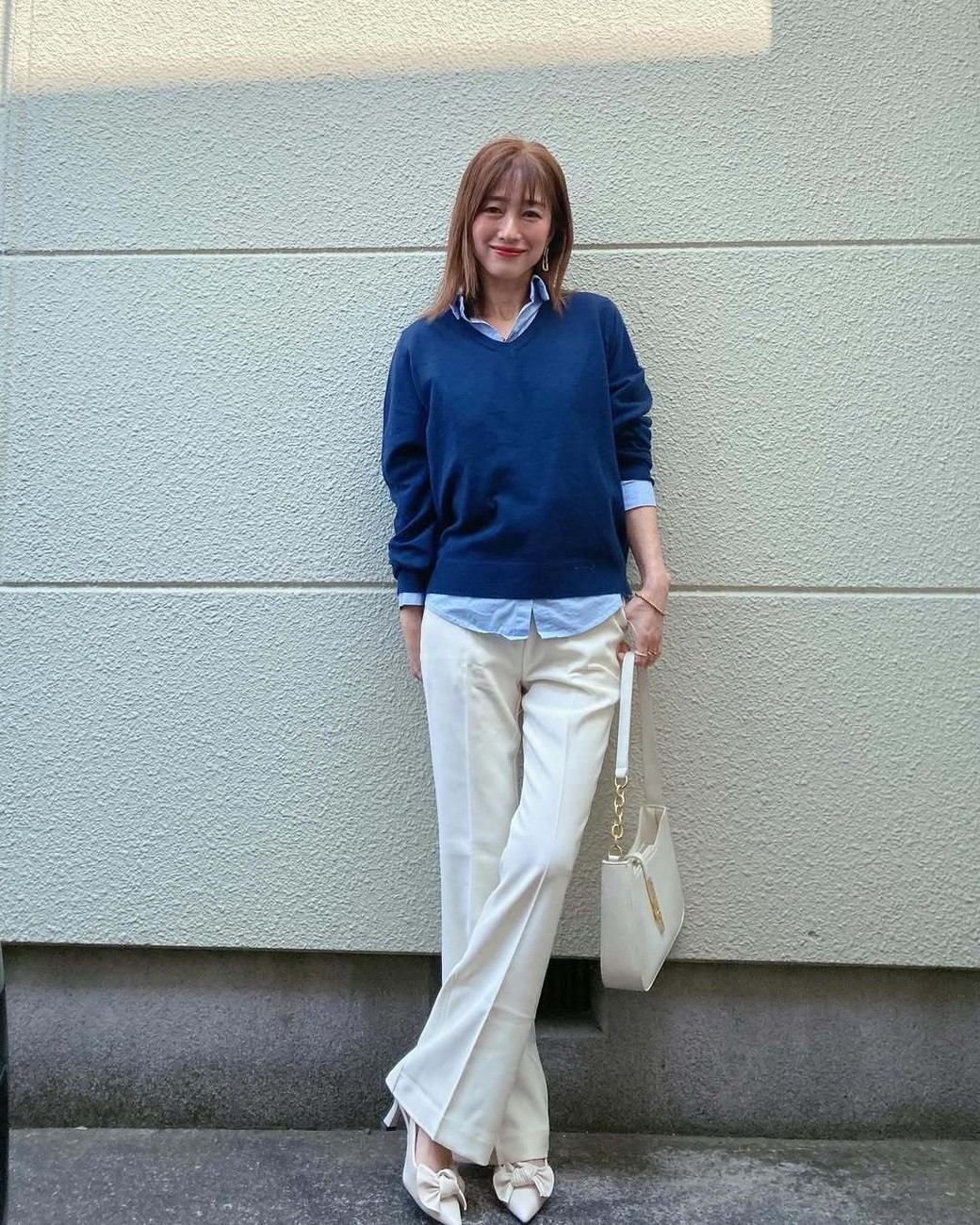 ブルー×ブルーの組み合わせが大人女性にぴったり。