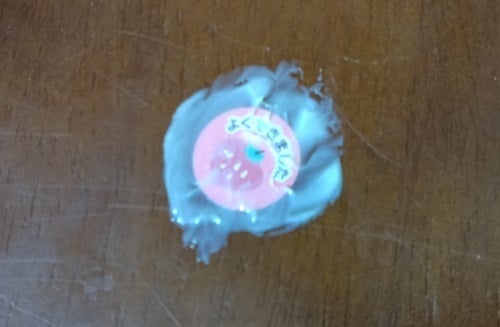シールにクリームを塗ったところ