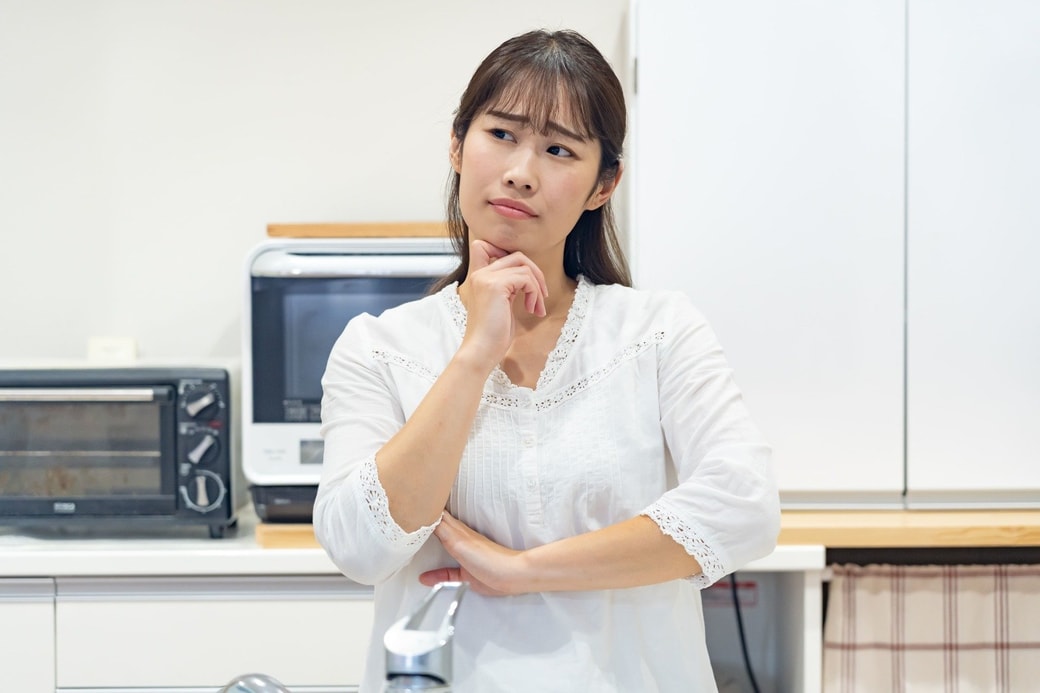 不満がつのる女性