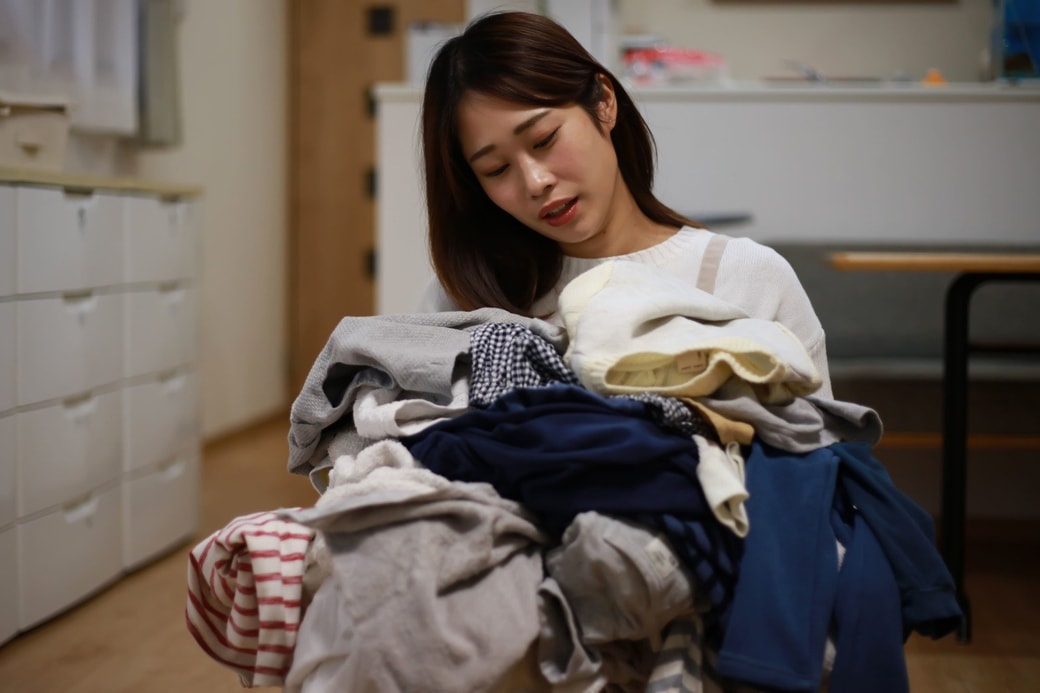 家事に疲れる女性