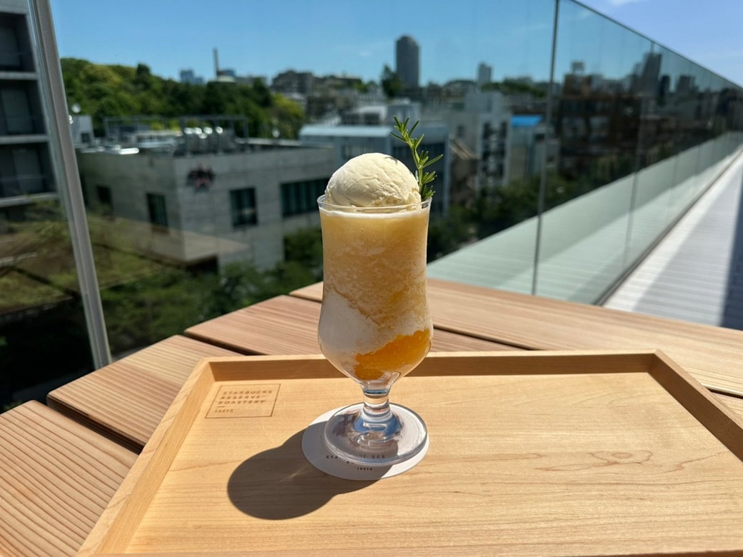 ティバーナ™ フローズン パイナップル コナ ポップ