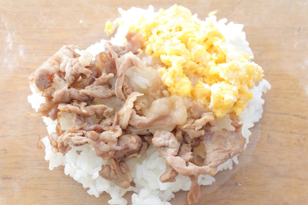 「他人丼風おにぎり」