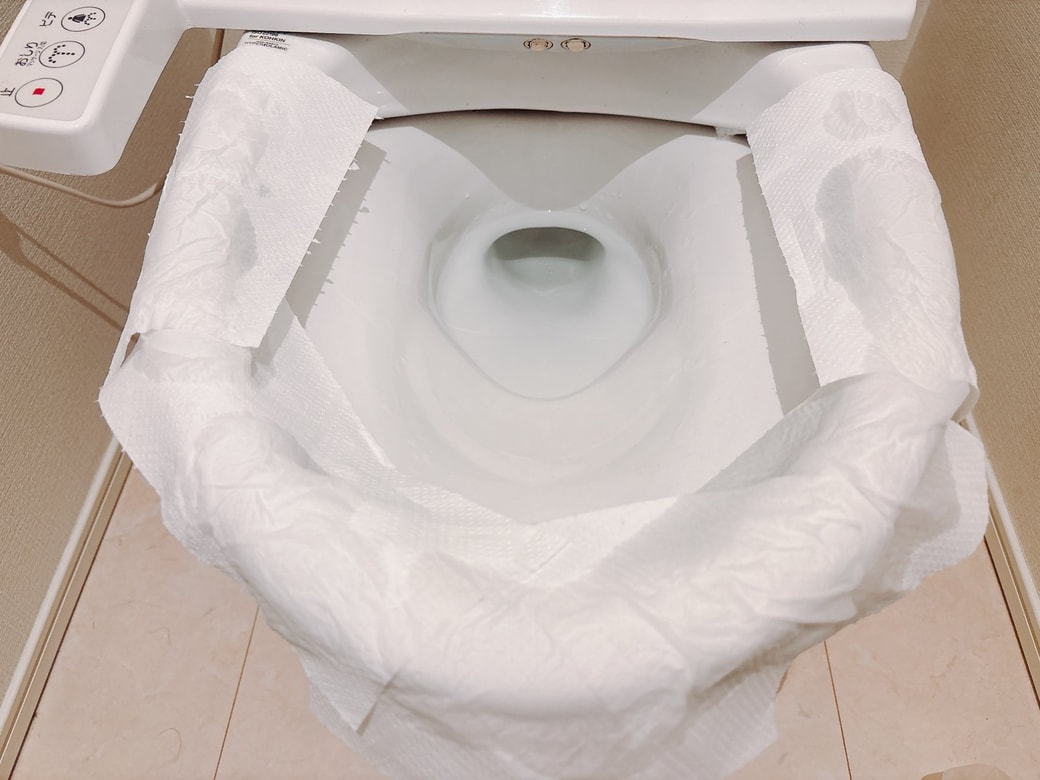 便器のふちに貼り付けて、パックする