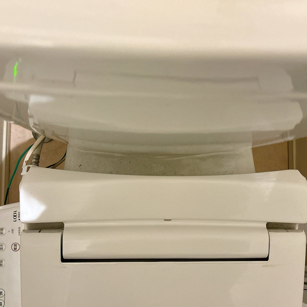 【見落としやすい掃除スポット】タンクと便器のすき間