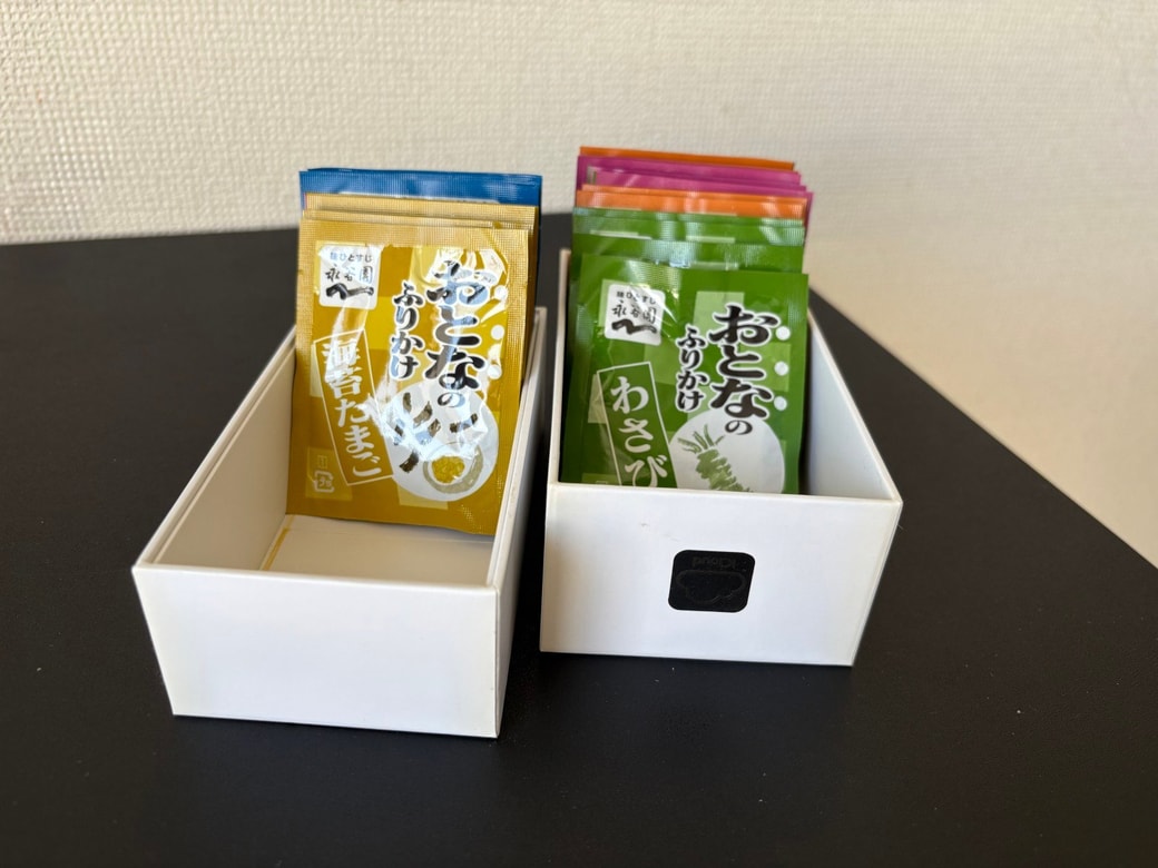 ふりかけを入れたiPhoneの空ケース