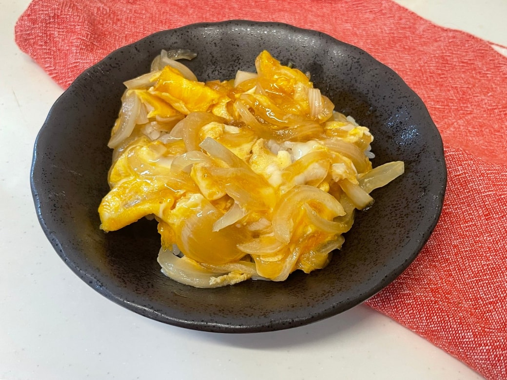 卵と新玉ねぎ丼