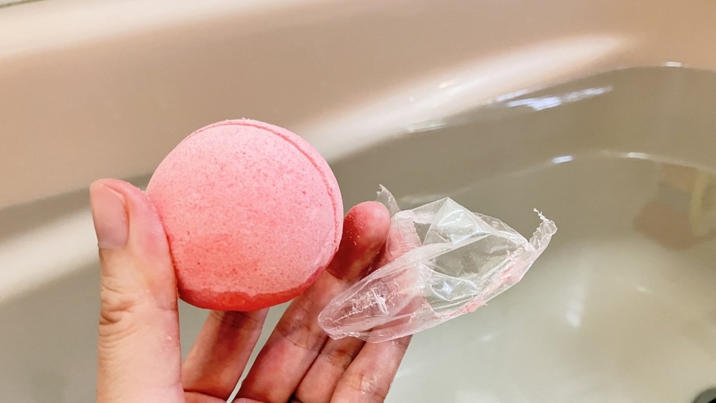ビニールから取り出したバスボム