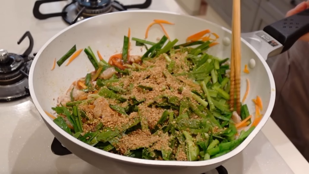 炒め物を作る人