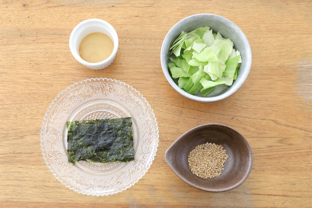 「韓国海苔とキャベツのおにぎり」