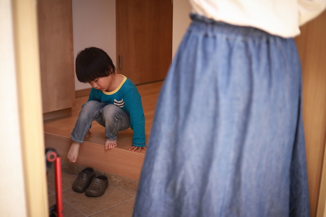 お母さんと一緒にいたい子ども