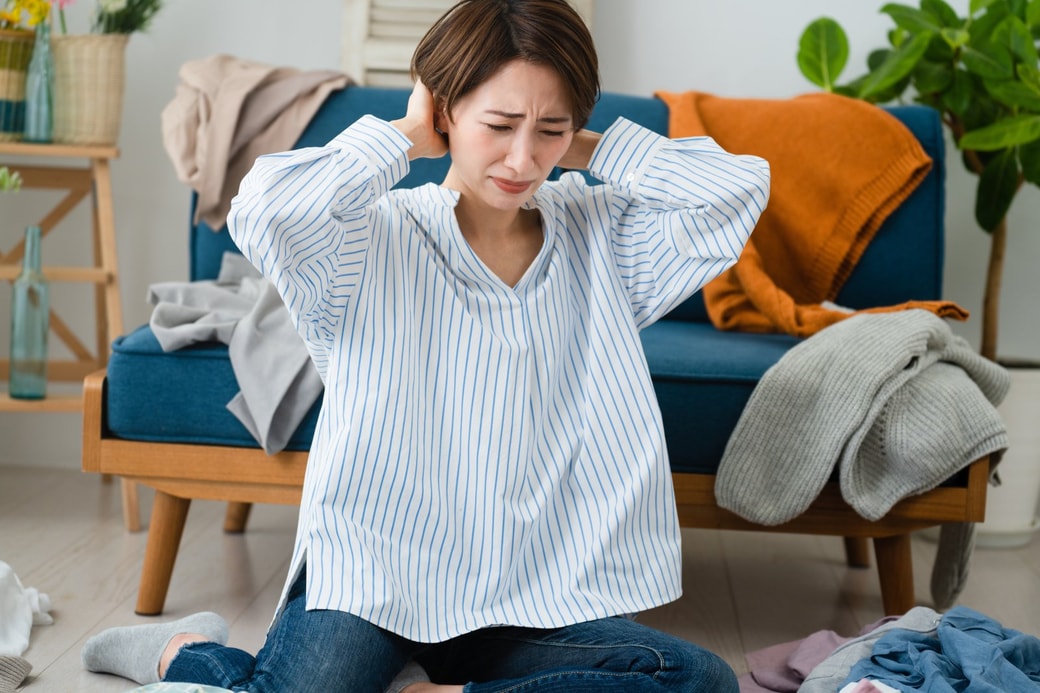 パニックになる女性