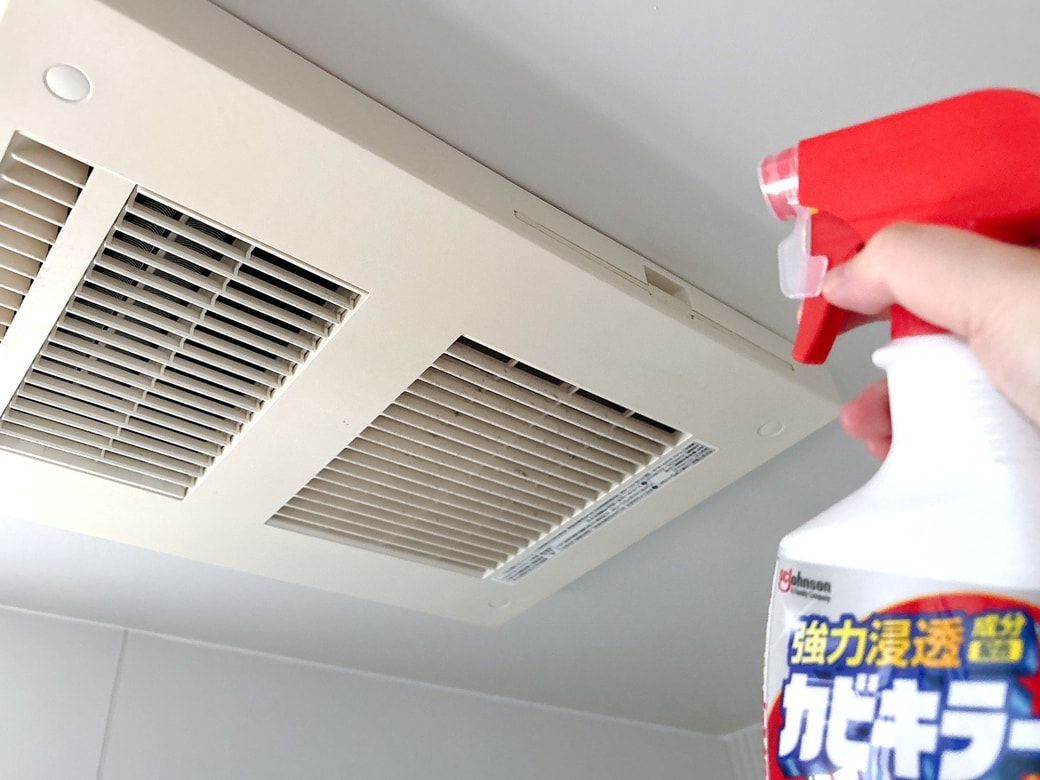浴室乾燥機に洗剤をかけるのはNG
