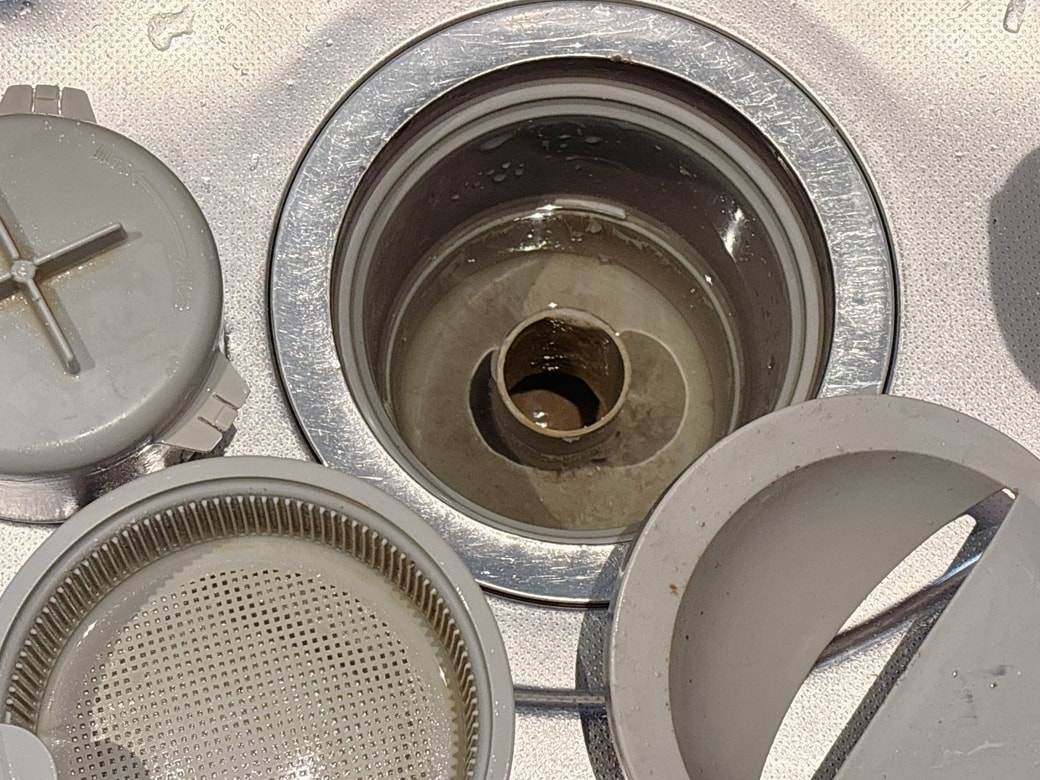 排水口の部品をばらす