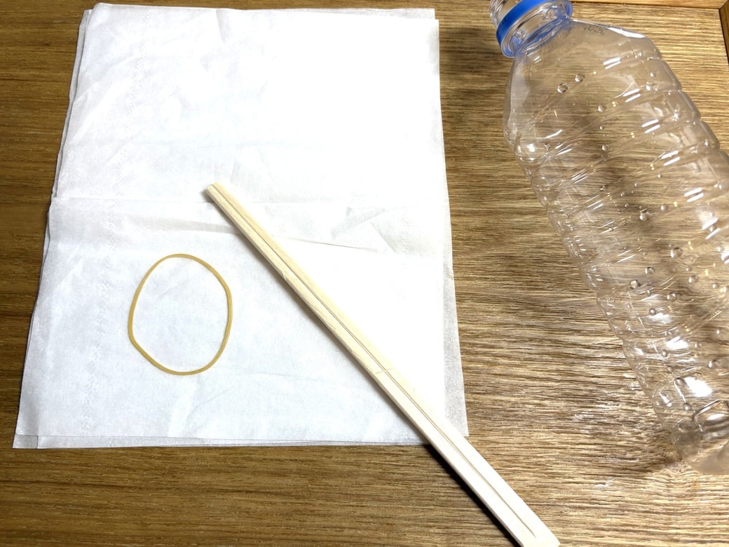 ティッシュと割りばし、輪ゴム