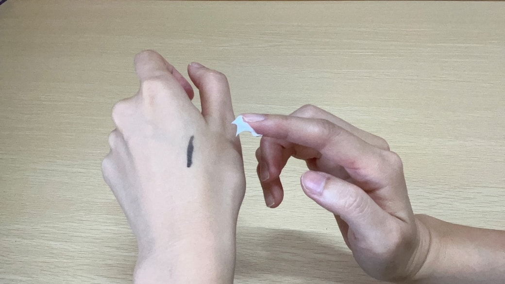 ニベアクリームで「油性ペンの汚れ」を落とせる！