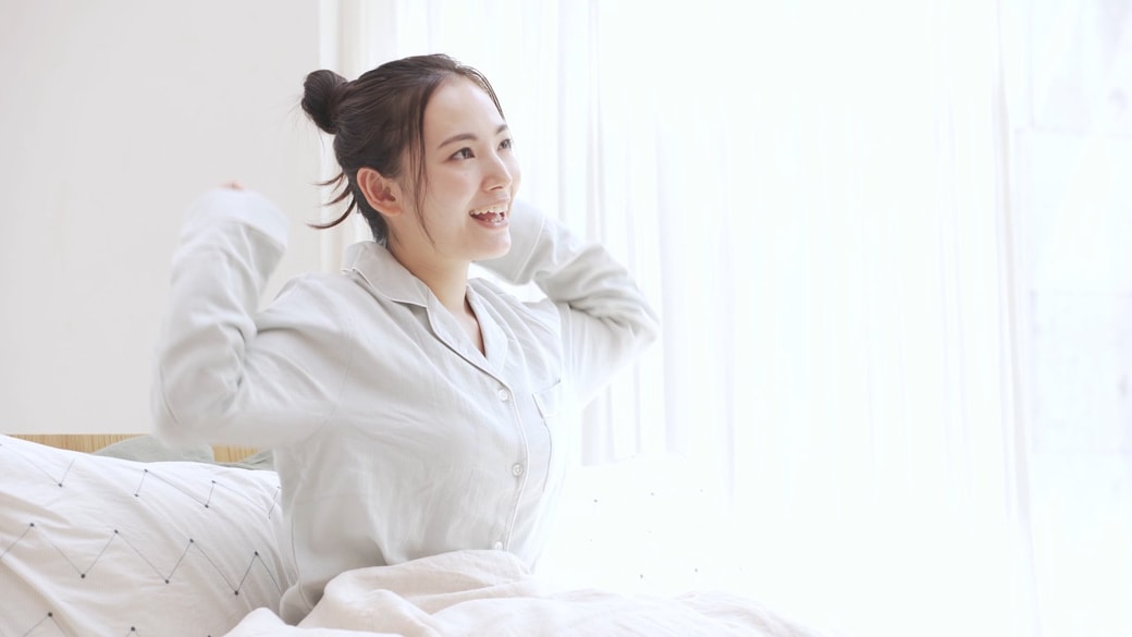 パジャマの女性