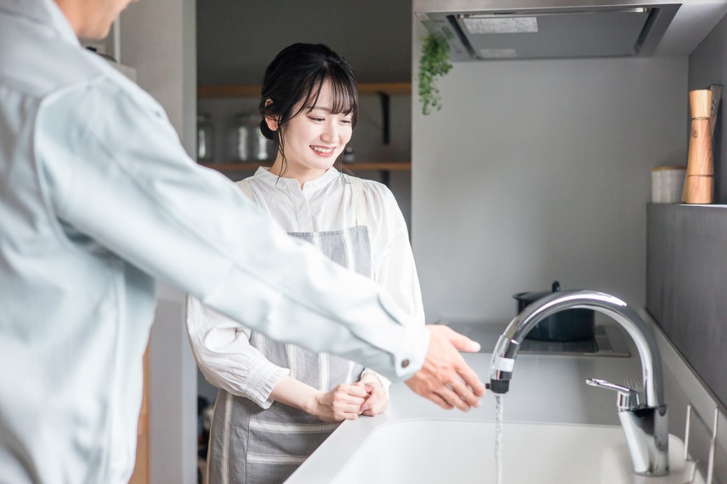 水道業者と主婦